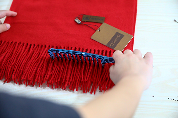 How to clean cashmere scarf